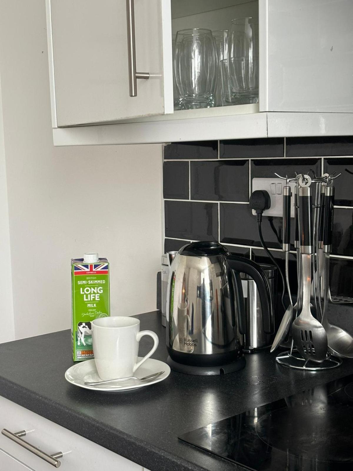 3-Bed Home From Home, Sleeps 6, Great For Contractors, Close To Gulliver'S Valley Theme Park, Free Parking, Hot Tub, Couple Retreat Sheffield Luaran gambar